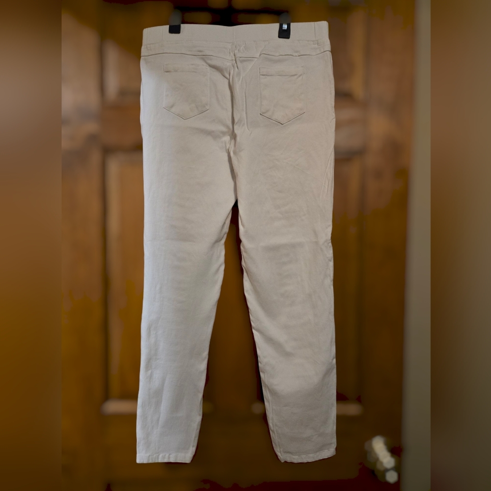 Umgee Distressed Pants - Picture 2 of 6